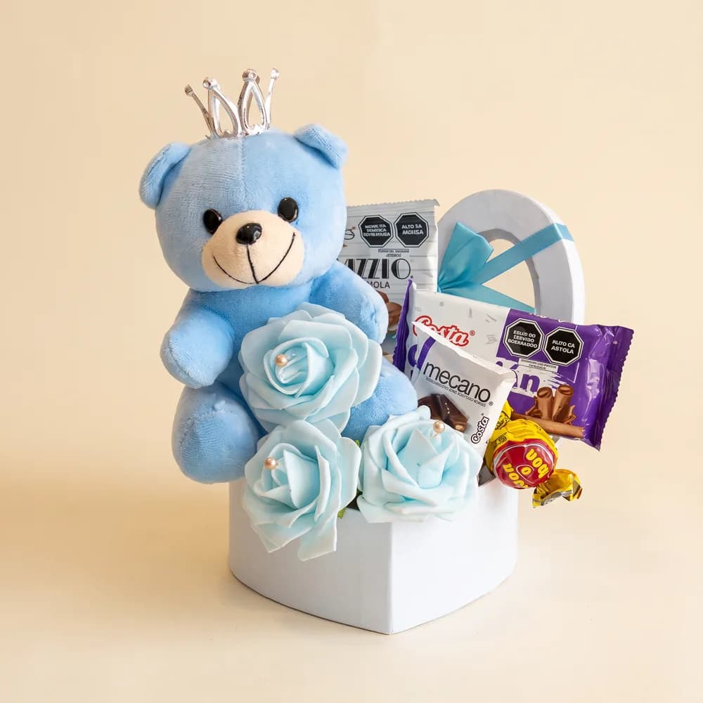 Caja corazón con oso azul y rosas celestes